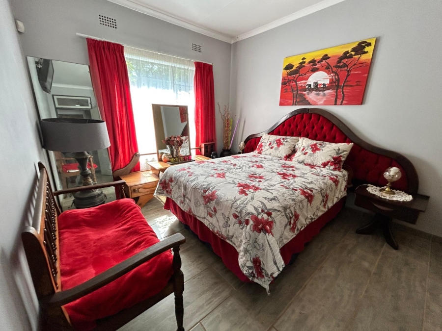 5 Bedroom Property for Sale in Mooinooi North West